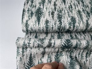 Patchwork stof - snebakken med flotte grønne træer